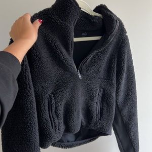 Alo yoga Sherpa half zip sweater